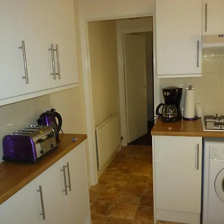 2 Bedroom Garden Apartment London Exterior photo